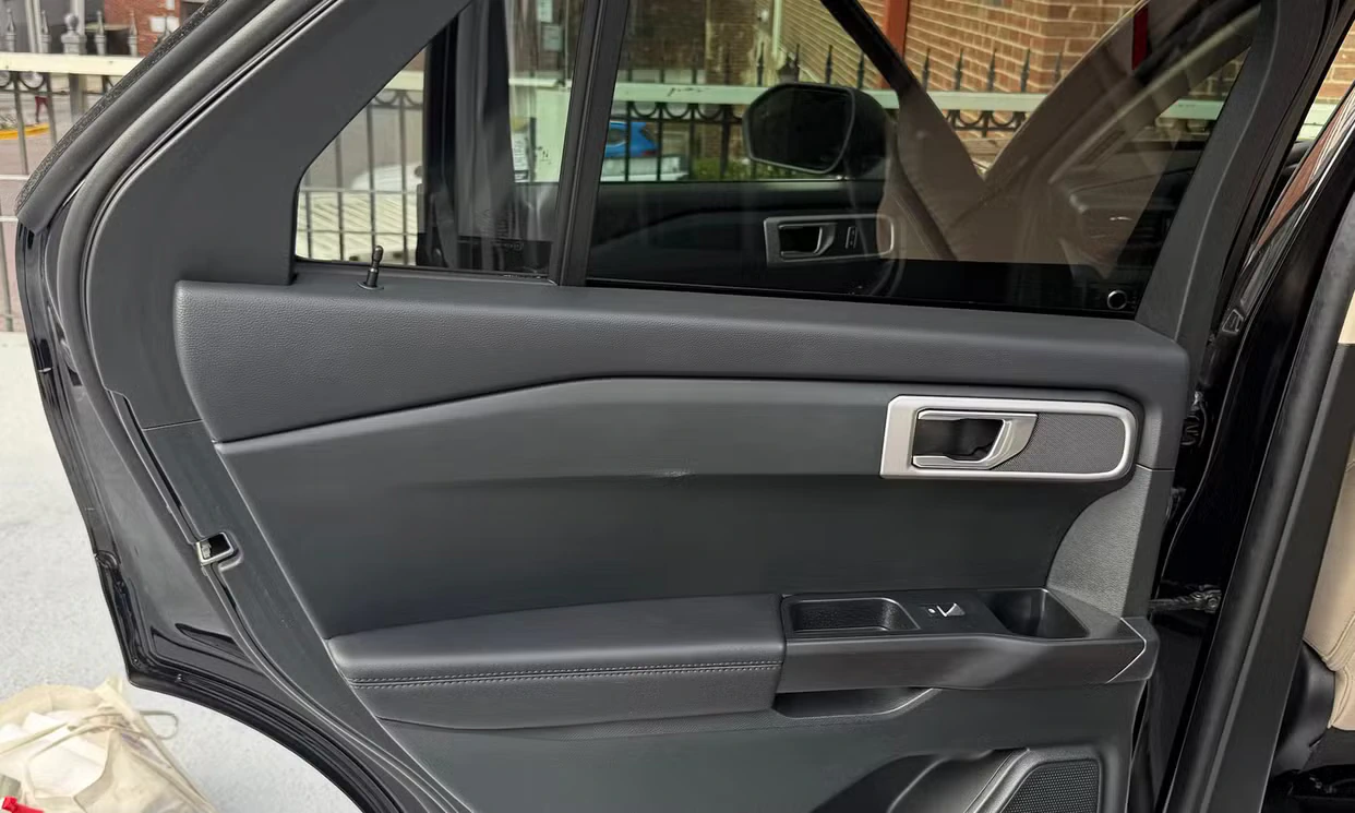 Ford Explorer - View 9