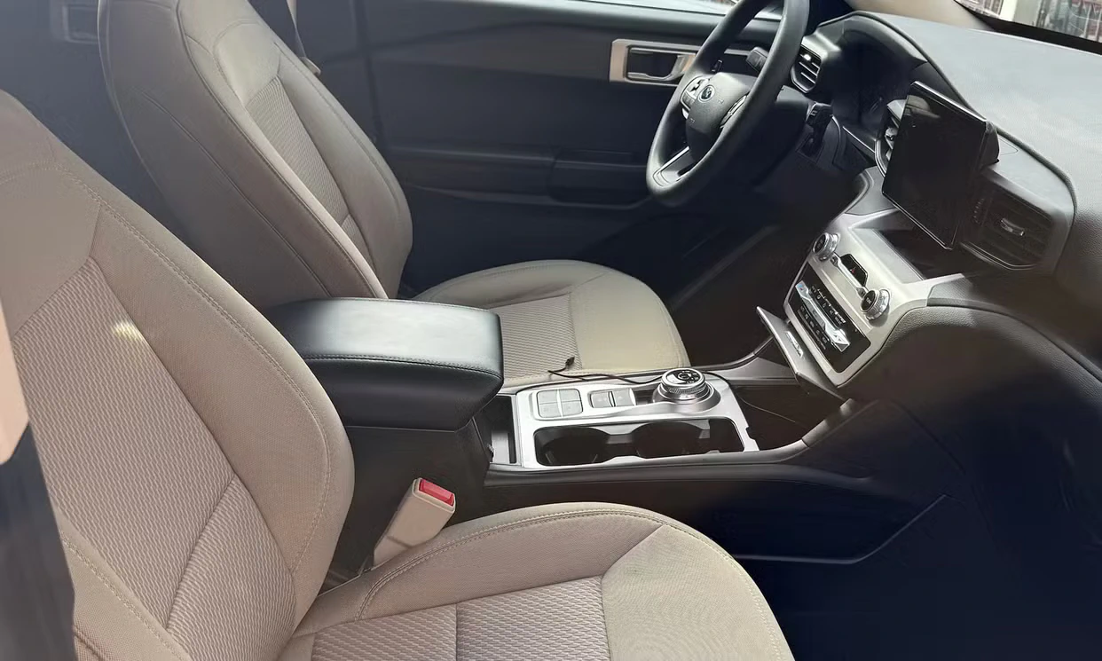 Ford Explorer - View 10