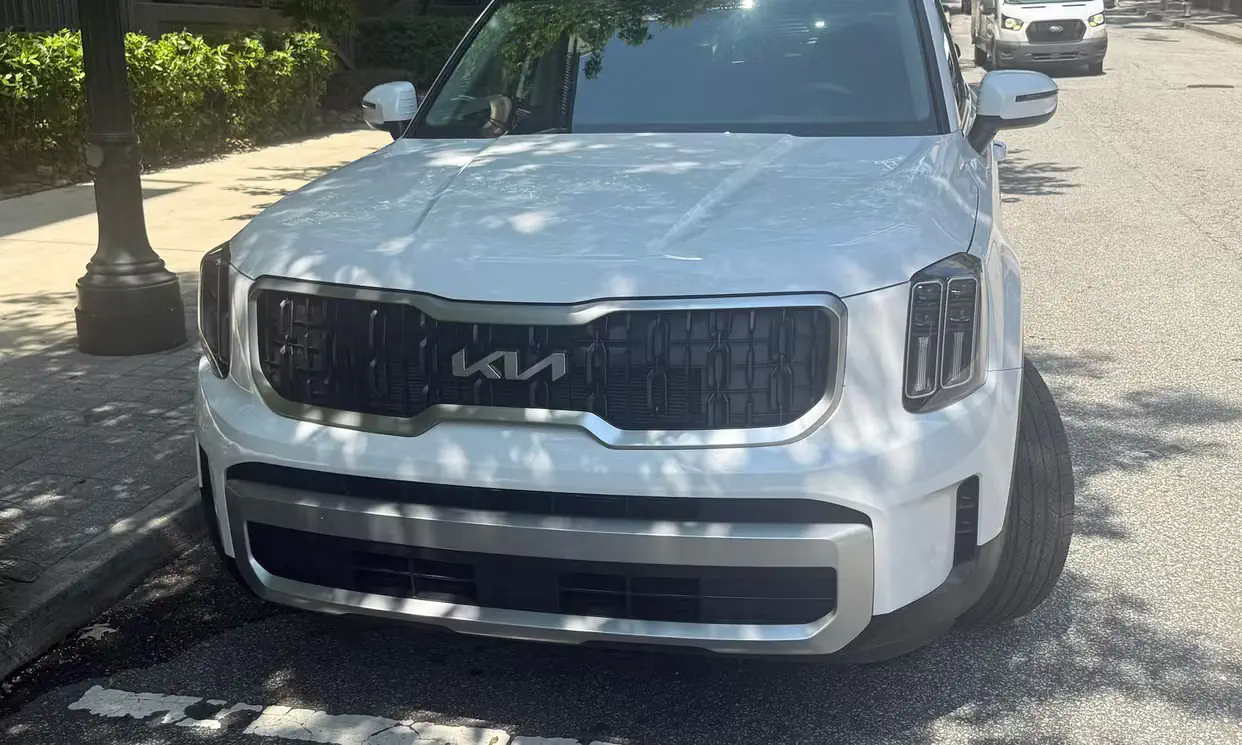 Kia Telluride - Primary view